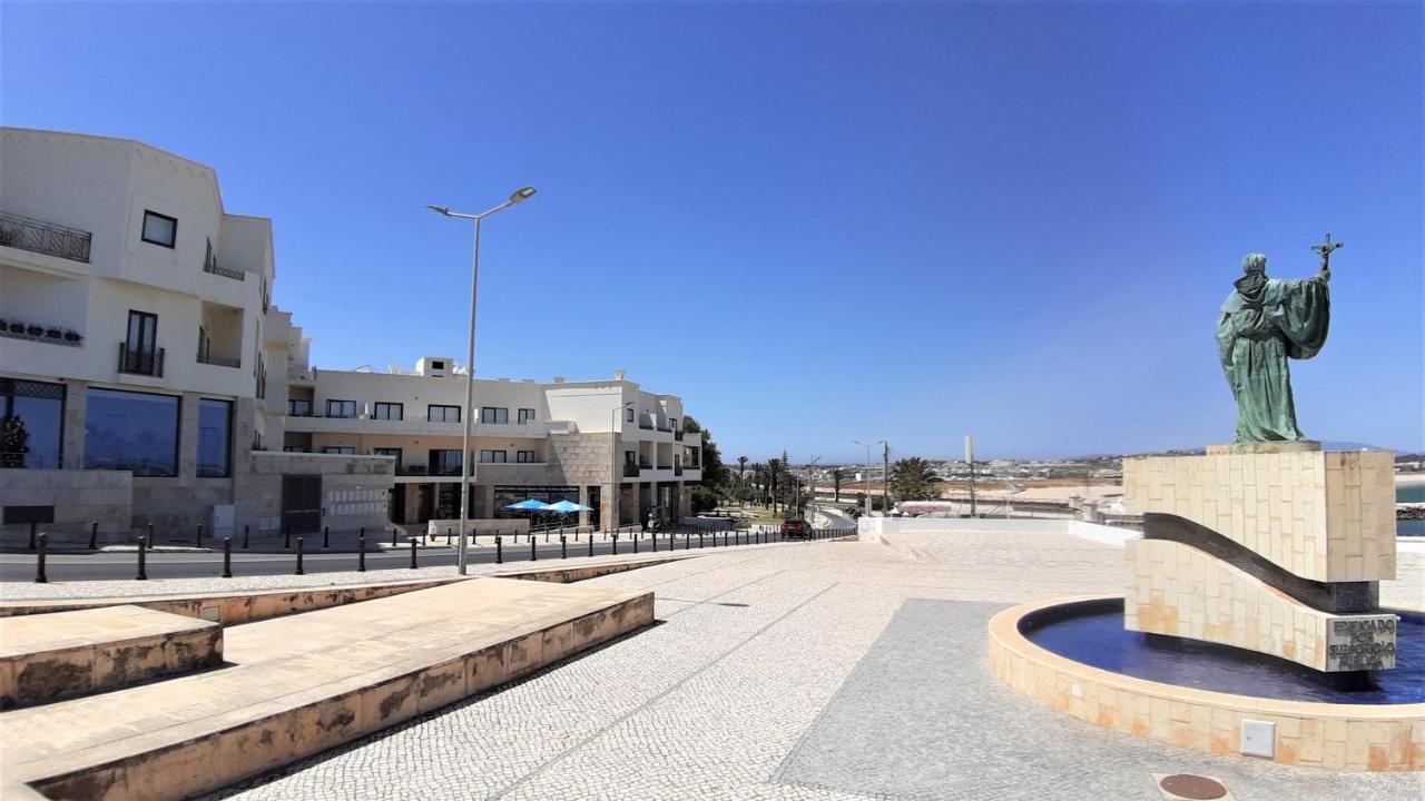 Potato Beach Apartment At Beach Front & Sea View 라고스 외부 사진